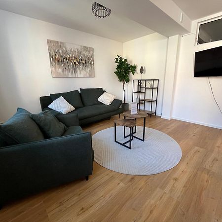 Traumhafte Business & Relax Wohnung Direkt Im Stadtkern Oettingens By Elation Homes Oettingen in Bayern Bagian luar foto