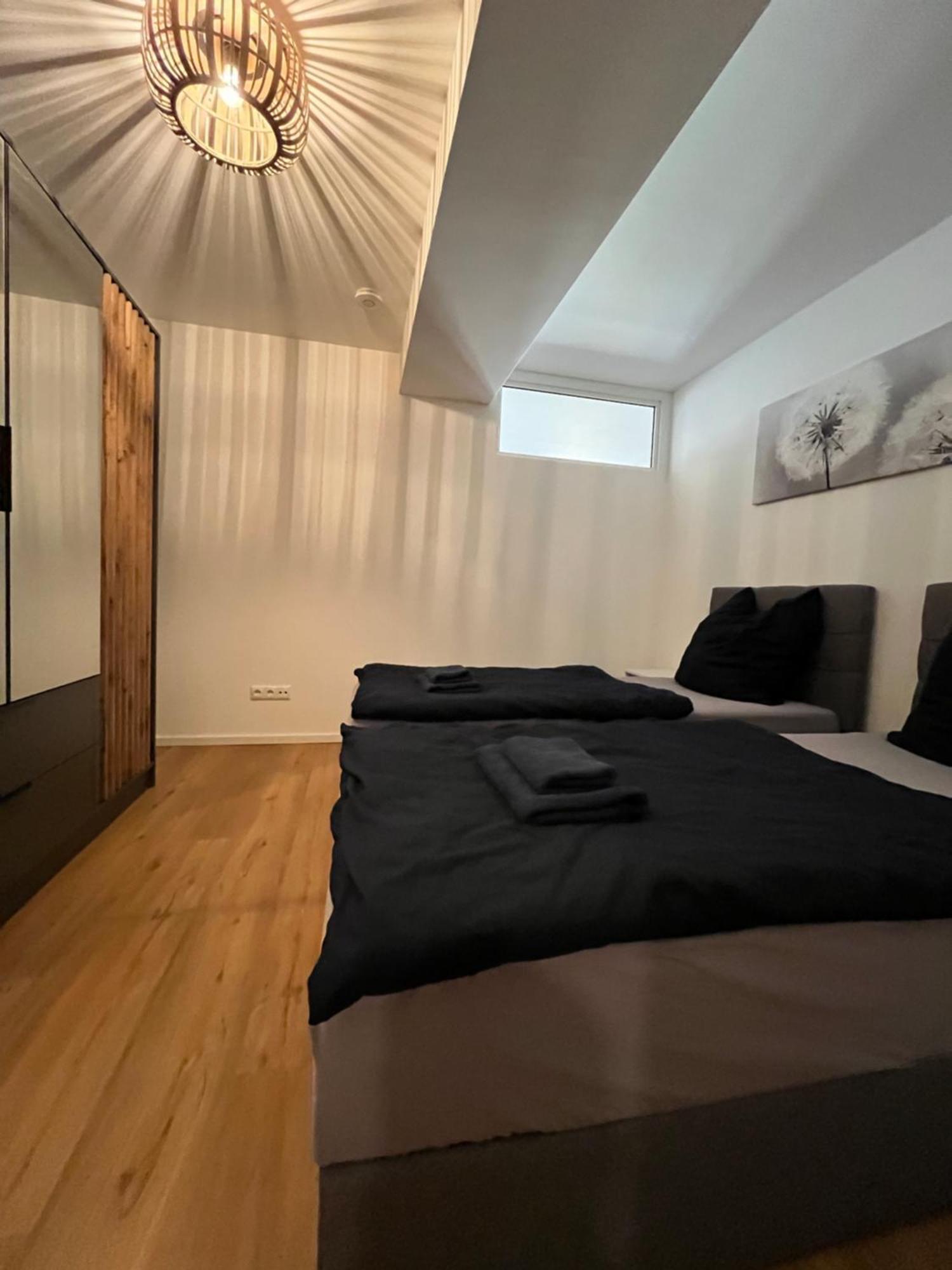 Traumhafte Business & Relax Wohnung Direkt Im Stadtkern Oettingens By Elation Homes Oettingen in Bayern Bagian luar foto