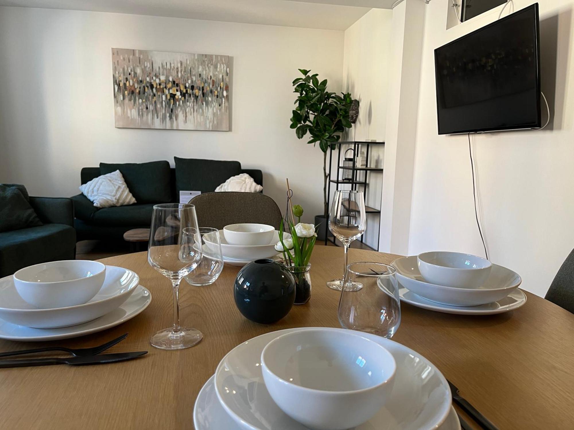 Traumhafte Business & Relax Wohnung Direkt Im Stadtkern Oettingens By Elation Homes Oettingen in Bayern Bagian luar foto