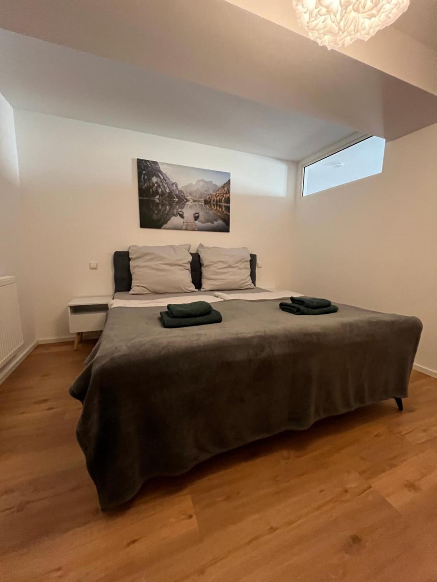 Traumhafte Business & Relax Wohnung Direkt Im Stadtkern Oettingens By Elation Homes Oettingen in Bayern Bagian luar foto