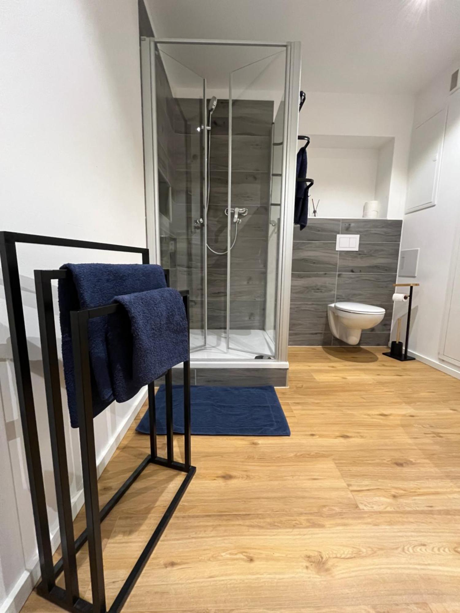 Traumhafte Business & Relax Wohnung Direkt Im Stadtkern Oettingens By Elation Homes Oettingen in Bayern Bagian luar foto